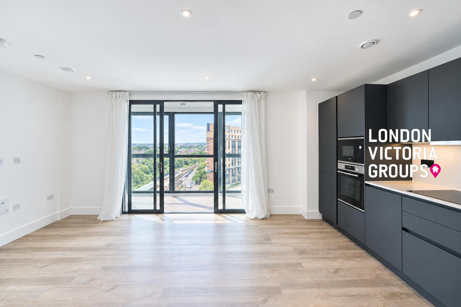 2 bed property in Pearson Building, 8 Station Road, Croydon, London